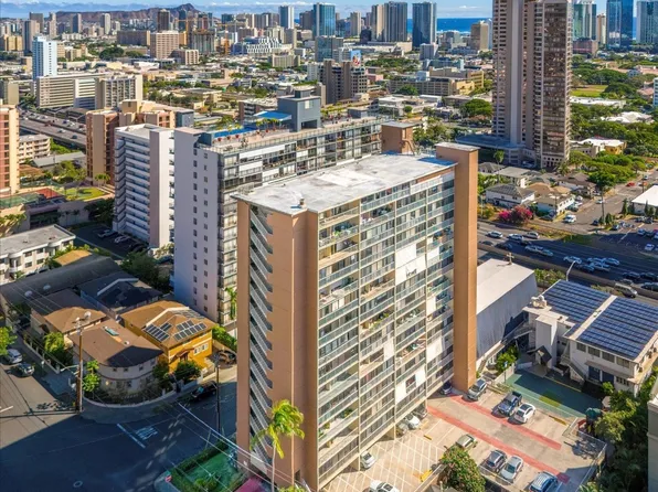 1420 Victoria St APT 1301, Honolulu, HI 96822