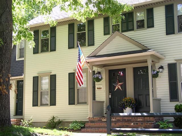 132 Wellman Ave 