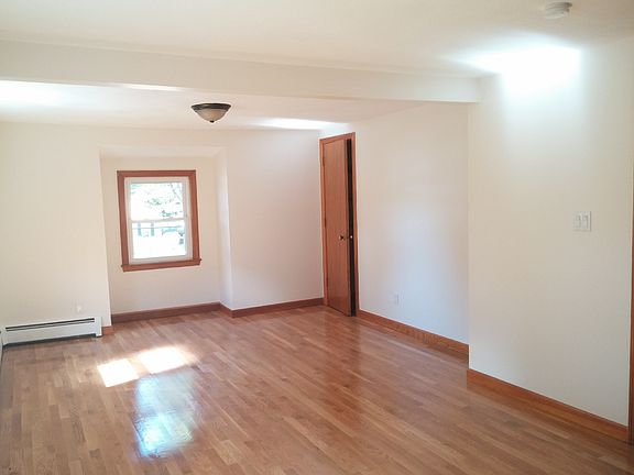 5th image of 21 Truman Dr