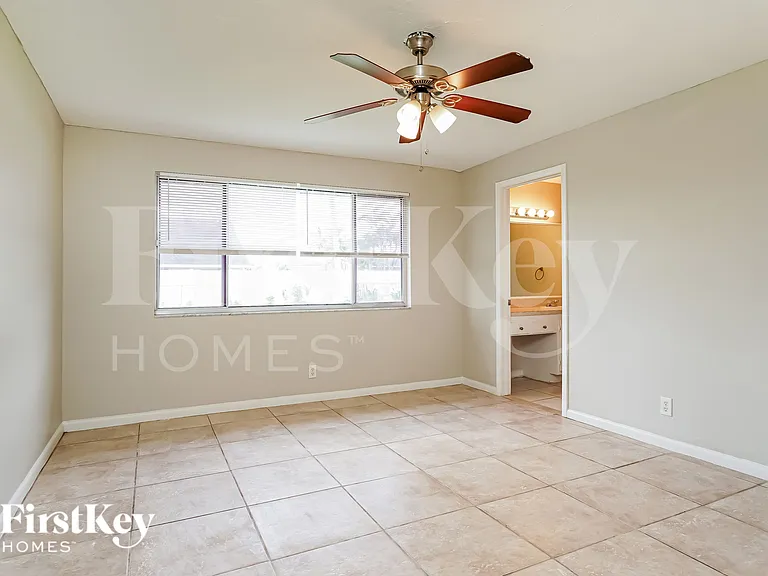 1428 SE 30th Ter — Photo 9