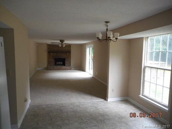 5th image of 11316 Leadenhall Ln