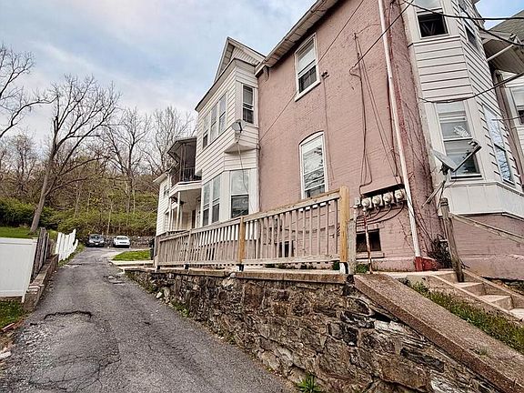 3rd image of 1601 Mineral Spring Rd