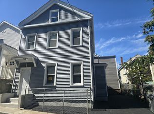 13 Beacon Pl, Chelsea, MA 02150