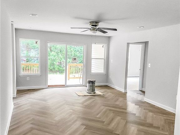 4th image of 83 Currioman Dr
