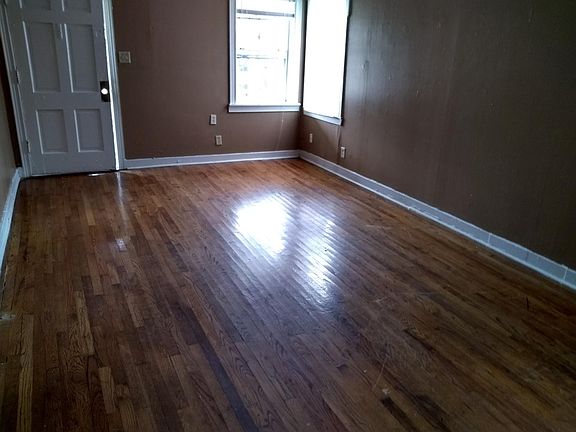 5th image of 1593 Oakwood St