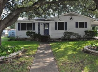 1009 Randall St, Taylor, TX 76574