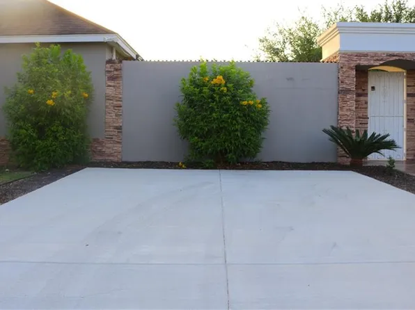 209 N 17th St, Hidalgo, TX 78557