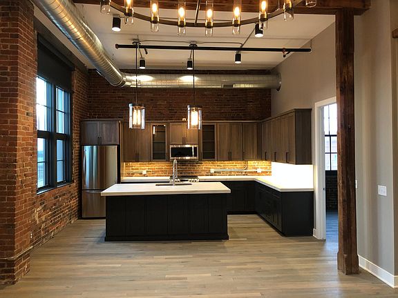 2nd image of 801 O St #450