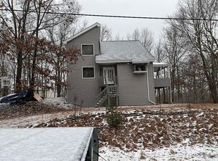 104 Clover Ln, East Stroudsburg, PA 18301