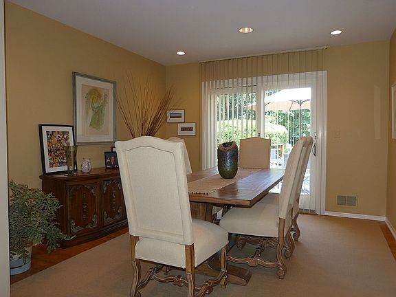 5th image of 14 Seymour Dr