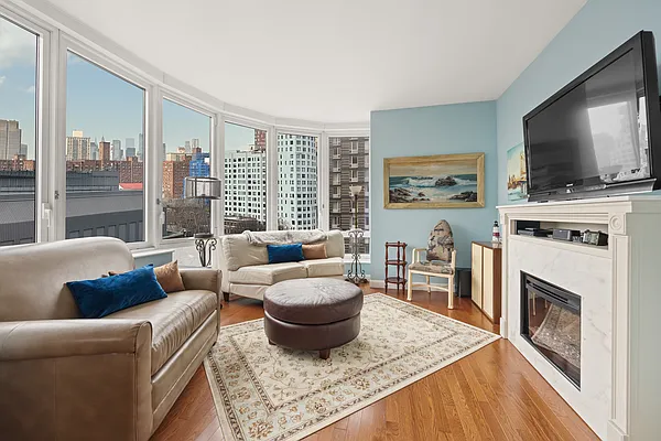 Sold by Compass | media 1