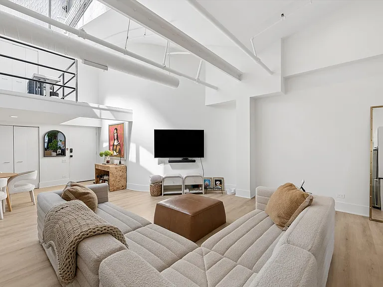 1000 W Diversey Pkwy #G — Photo 9