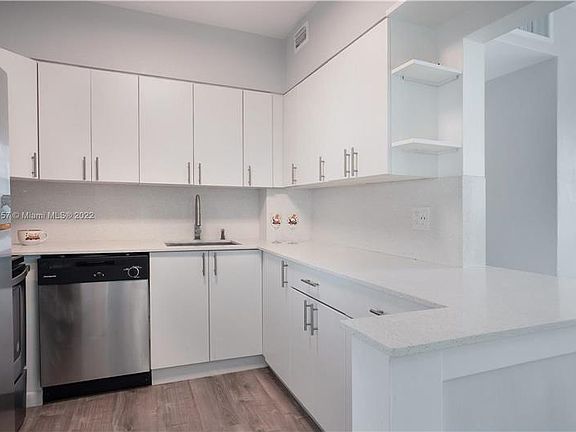 5th image of 7441 Wayne Ave APT 3G