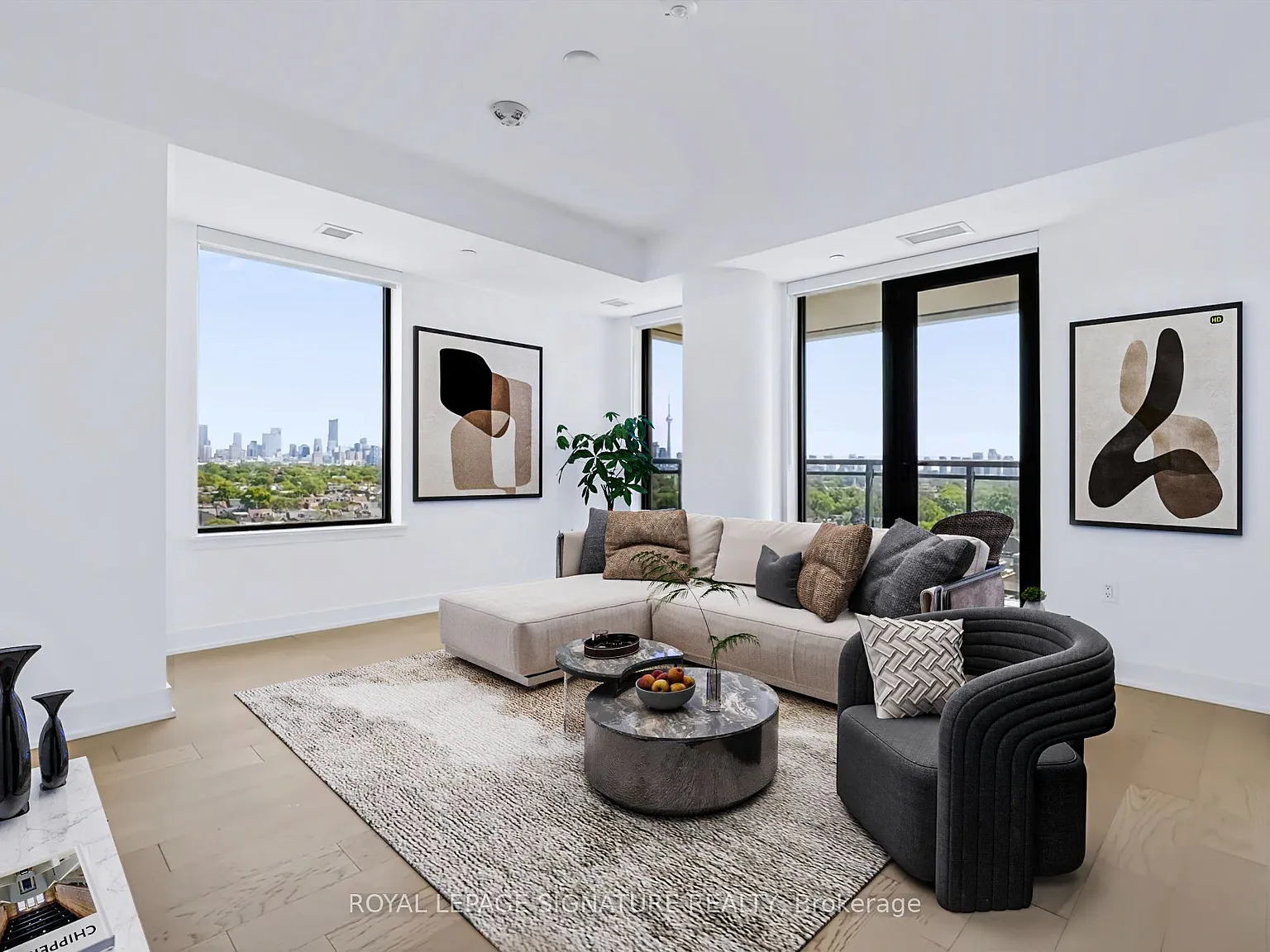 Motto Condos — Photo 4