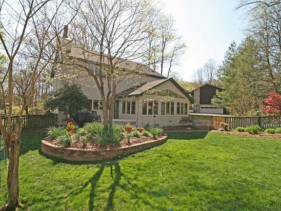 3rd image of 12 N Foxxborough Ln