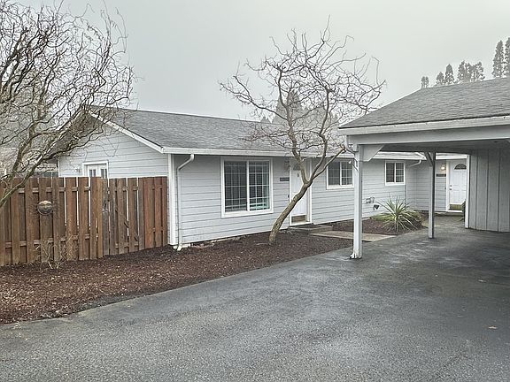 3rd image of 2910 E Douglas Ave