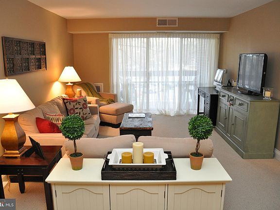 4th image of 10850 Green Mountain Cir Unit 116