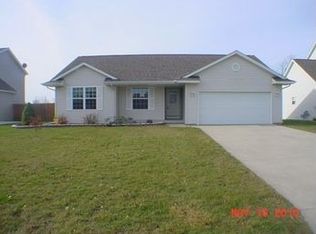 8417 Goldfinch Dr, Freeland, MI 48623