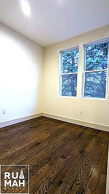 3rd image of 383 Weirfield St Floor 1