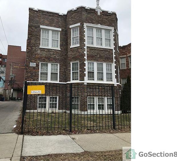 1st image of 6414 N Maplewood Ave #Bf