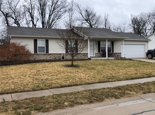 244 Parkway Dr, Troy, MO 63379