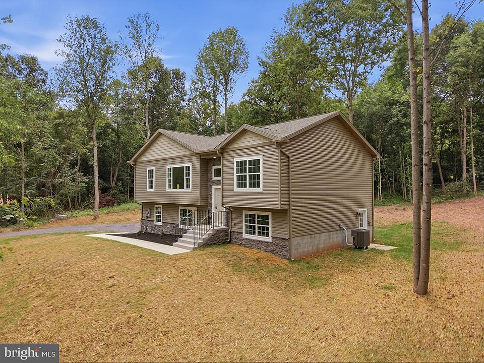 1st image of 131 Triumph Ln