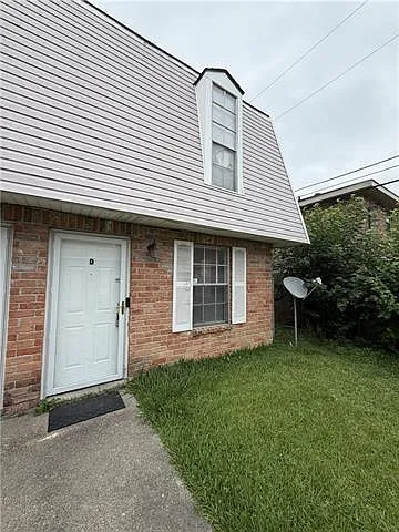 Building Photo - 905 Aspen Ct #D