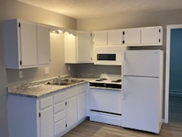 1736 Hitching Post Ln — Photo 14