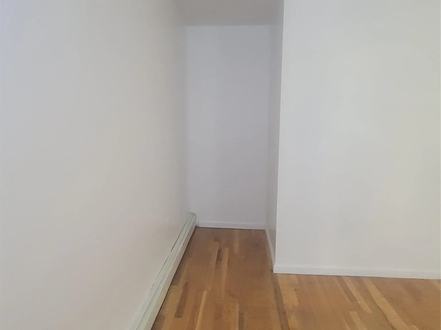 3 bed, 2.0 bath, 3132 sqft, $3,850 — Photo 2