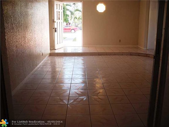3rd image of 6550 SW 10th St