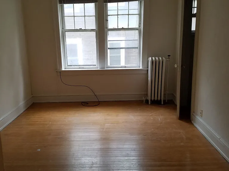 2528 N Maryland Ave — Photo 27