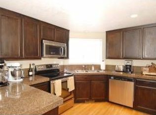 27 Commons Ln, Foster City, CA 94404