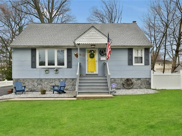 24 Fredric Street, Nanuet, NY 10954