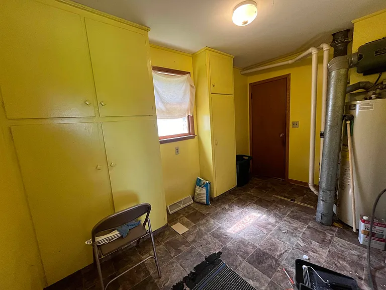 318 E North St — Photo 14