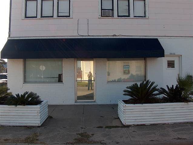 1st image of 2225 33rd St