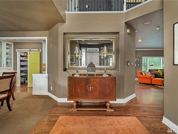 3rd image of 1905 Lighthouse Ln NE
