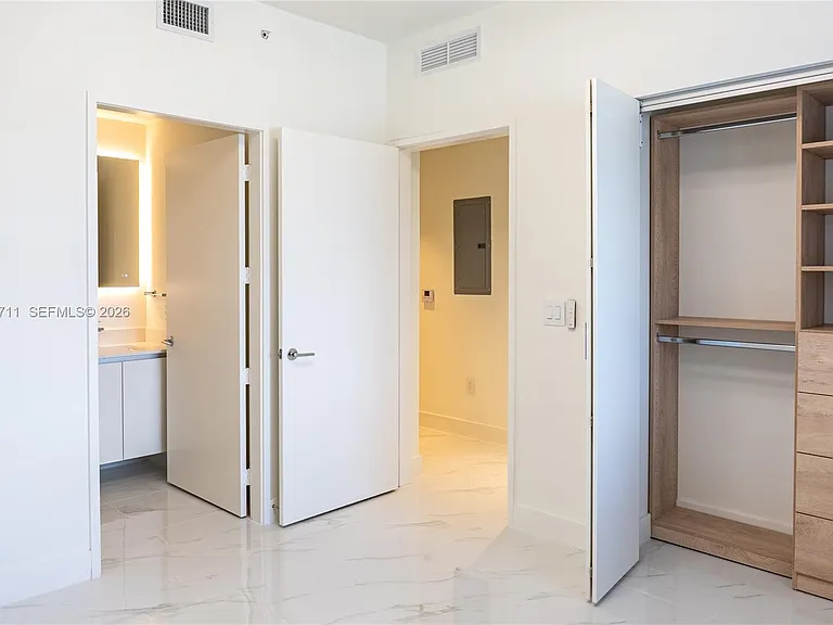 700 NE 24th St #3603 — Photo 37
