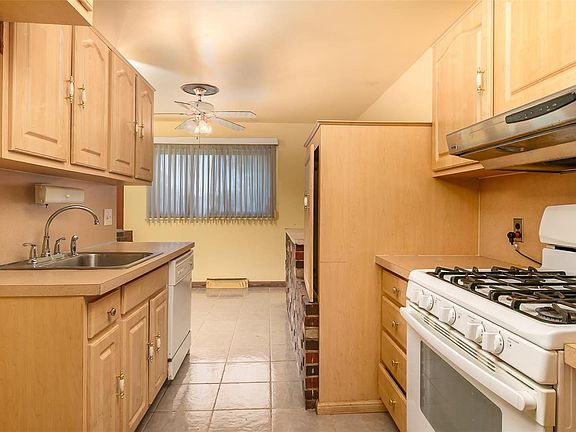 4th image of 10817 Linnell Dr