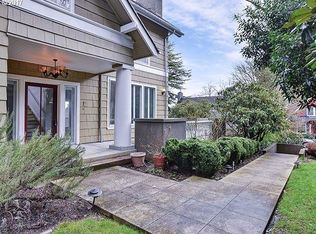 2531 SW Saint Helens Ct, Portland, OR 97201