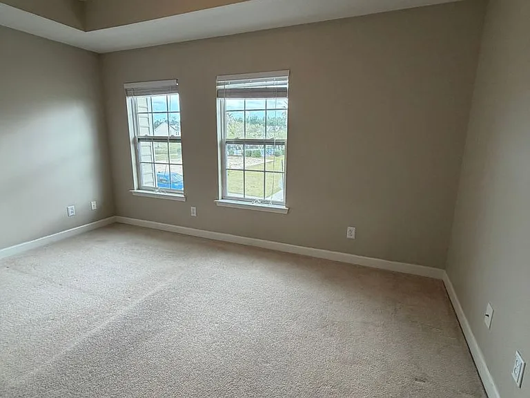 410 Conley Dr — Photo 16