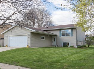 2069 46th St NW, Rochester, MN 55901