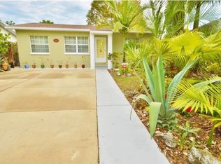 153 SW Lincoln Cir N, Saint Petersburg, FL 33703