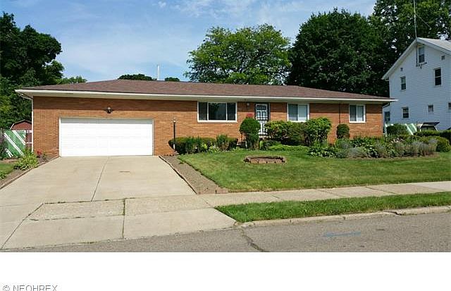 1st image of 401 Hillwood Dr