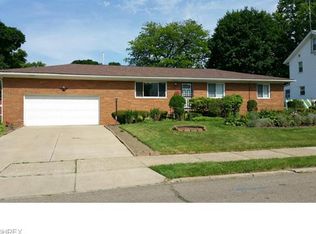 401 Hillwood Dr, Akron, OH 44320