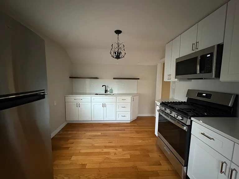 Eat-In Kitchen