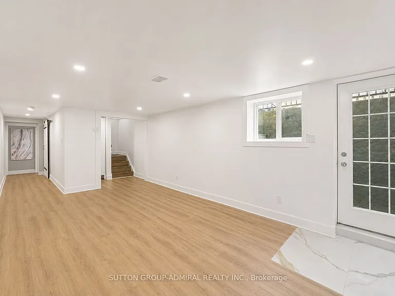 3 Hartland Rd #BASEMENT — Photo 8