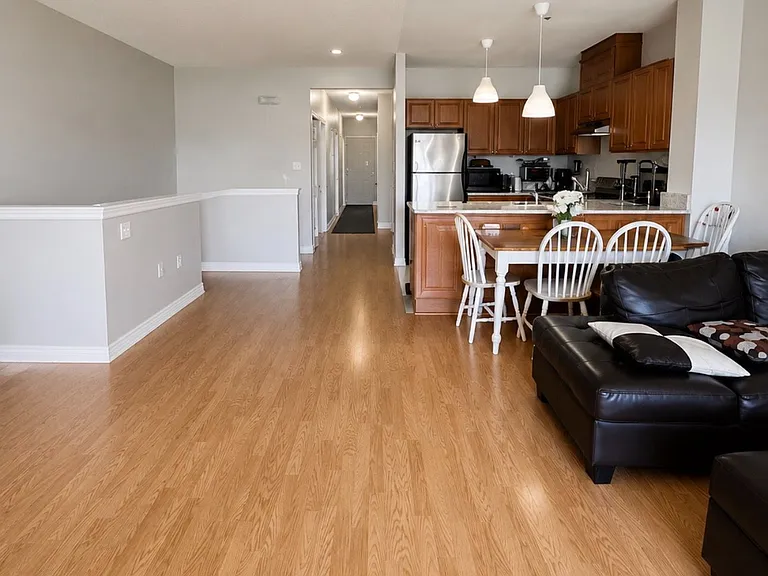 9421 Jane St #223 — Photo 3