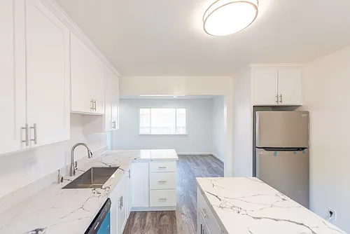 37-41 Sherland Ave Photo 1
