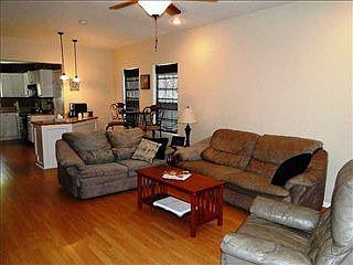 4th image of 933 N Louisa Ave