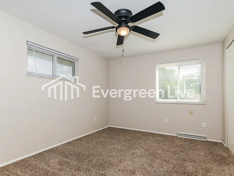 320 Blairwood Dr — Photo 12